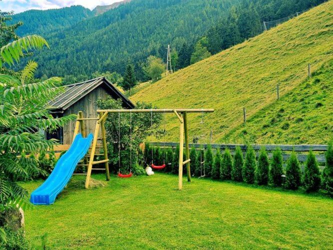 Large Detached Holiday Home In Muhr Exterior photo